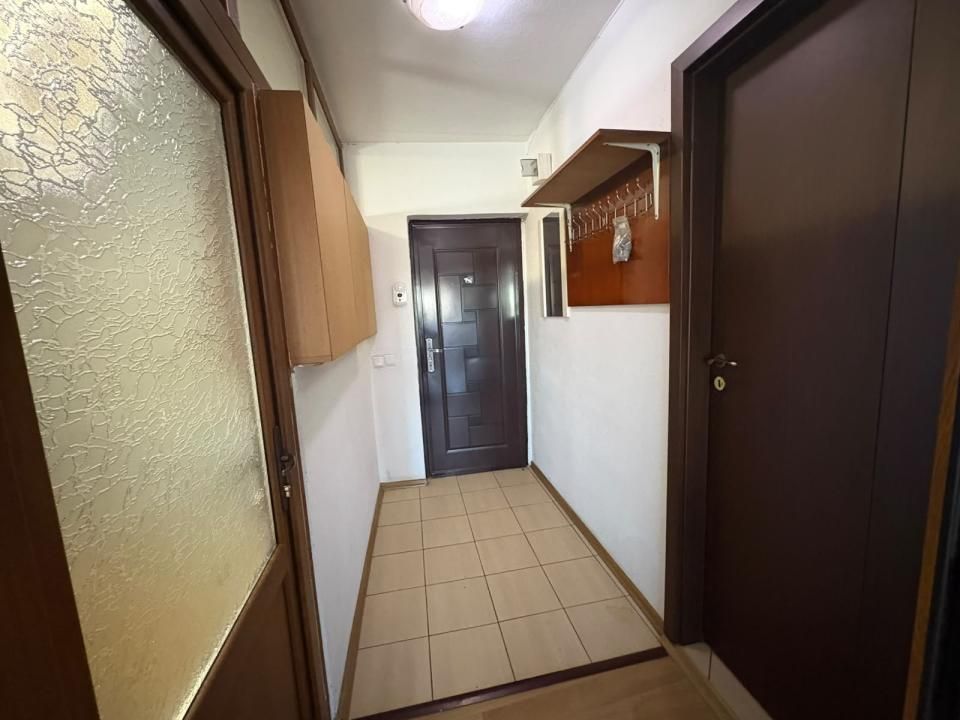 Garsonieră cu 1 cameră de închiriat în Central, Targu-Jiu – fotografia 2 din 8