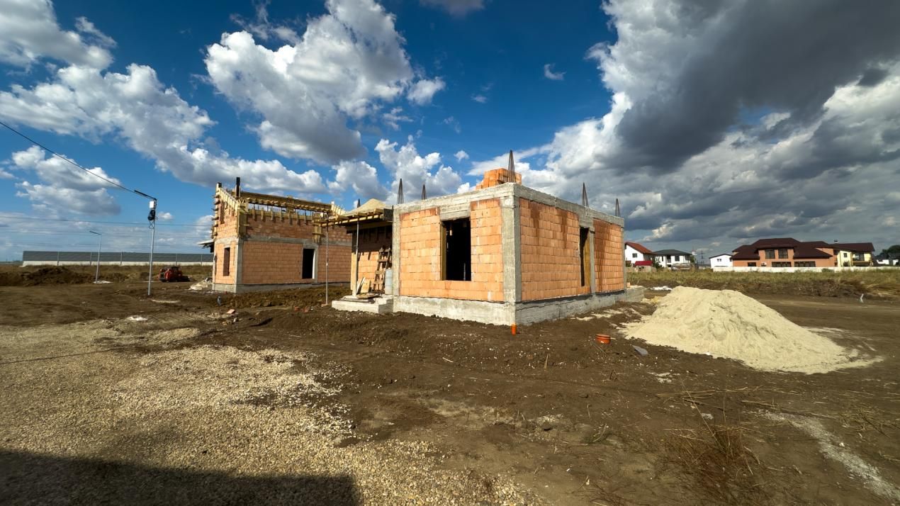 Casă cu 5 camere de vânzare în Central, Berceni – fotografia 9 din 15