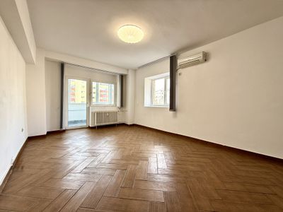 Apartament cu 3 camere de închiriat în Decebal, București – fotografia 3 din 12
