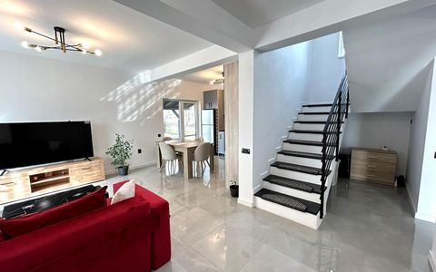 Casă cu 5 camere de vânzare în Bucium, Iași