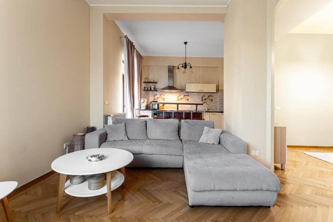 Casă cu 7 camere de vânzare în Ferdinand, București – fotografia 2 din 25