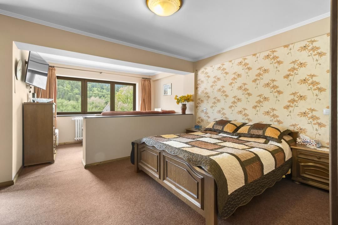 Casă cu 8 camere de vânzare în Zamora, Bușteni – fotografia 8 din 20