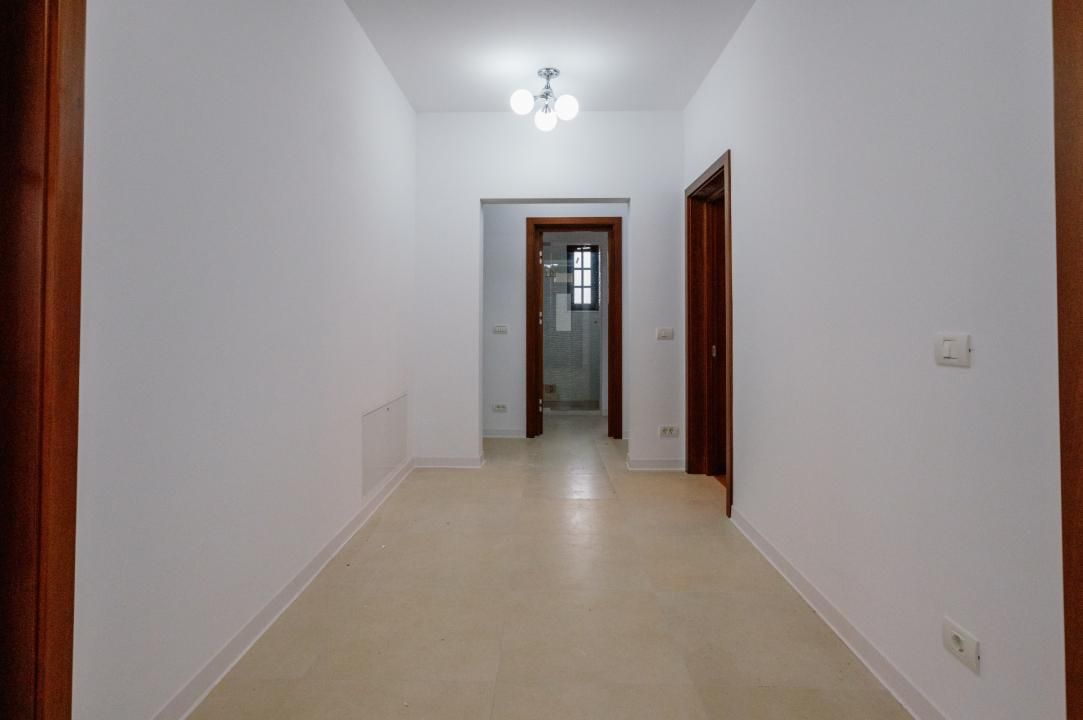 Casă cu 4 camere de vânzare în Central, Ștefănești – fotografia 2 din 64