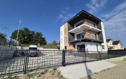 Casă cu 9 camere de vânzare în Gavana, Pitești