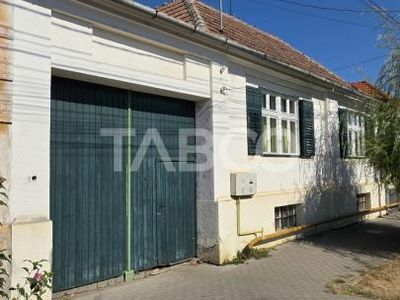 Casă cu 2 camere de vânzare în Petresti – fotografia 2 din 16