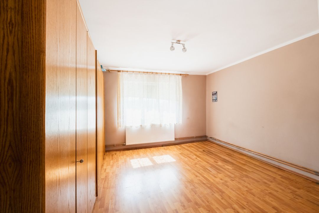 Casă cu 6 camere de vânzare în Jebel – fotografia 6 din 22
