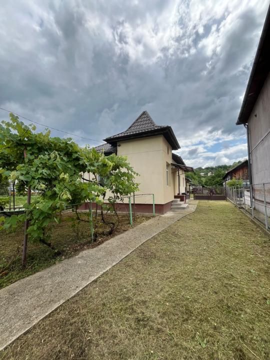 Casă cu 3 camere de vânzare în Periferie, Pucioasa – fotografia 18 din 20