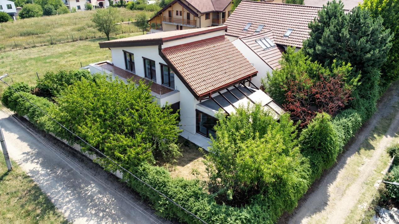 Casă cu 5 camere de vânzare în Mogoșoaia – fotografia 1 din 21