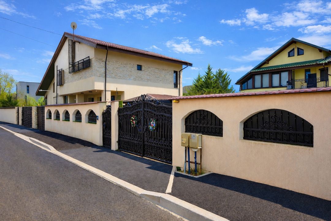 Casă cu 8 camere de vânzare în Mogoșoaia – fotografia 14 din 24