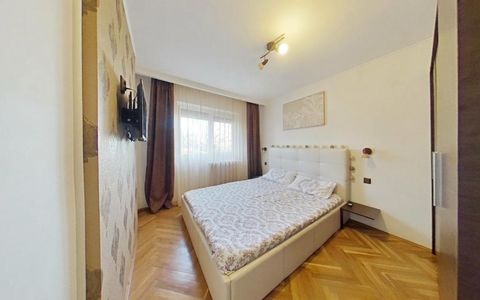 Apartament cu 4 camere de închiriat în Arad