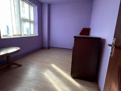 Spațiu de birouri cu 5 camere de închiriat în Exterior Est, Găești – fotografia 3 din 10
