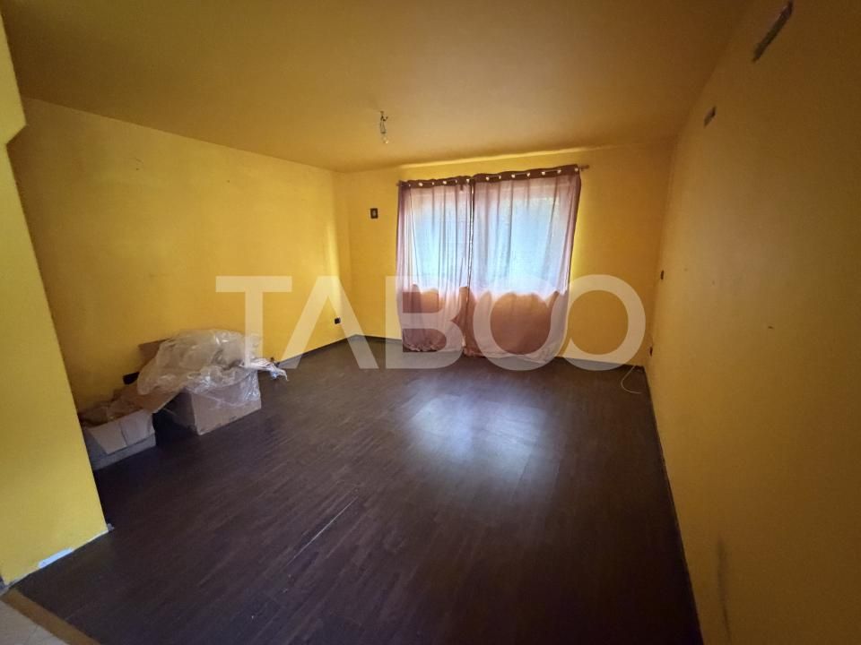 Casă cu 8 camere de vânzare în Gura Vaii – fotografia 5 din 16