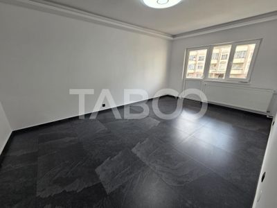 Apartament cu 4 camere de vânzare în Făgăraș – fotografia 2 din 13