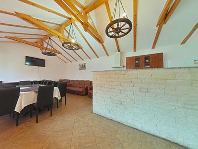 Casă cu 5 camere de închiriat în Moieciu de Jos – fotografia 3 din 18