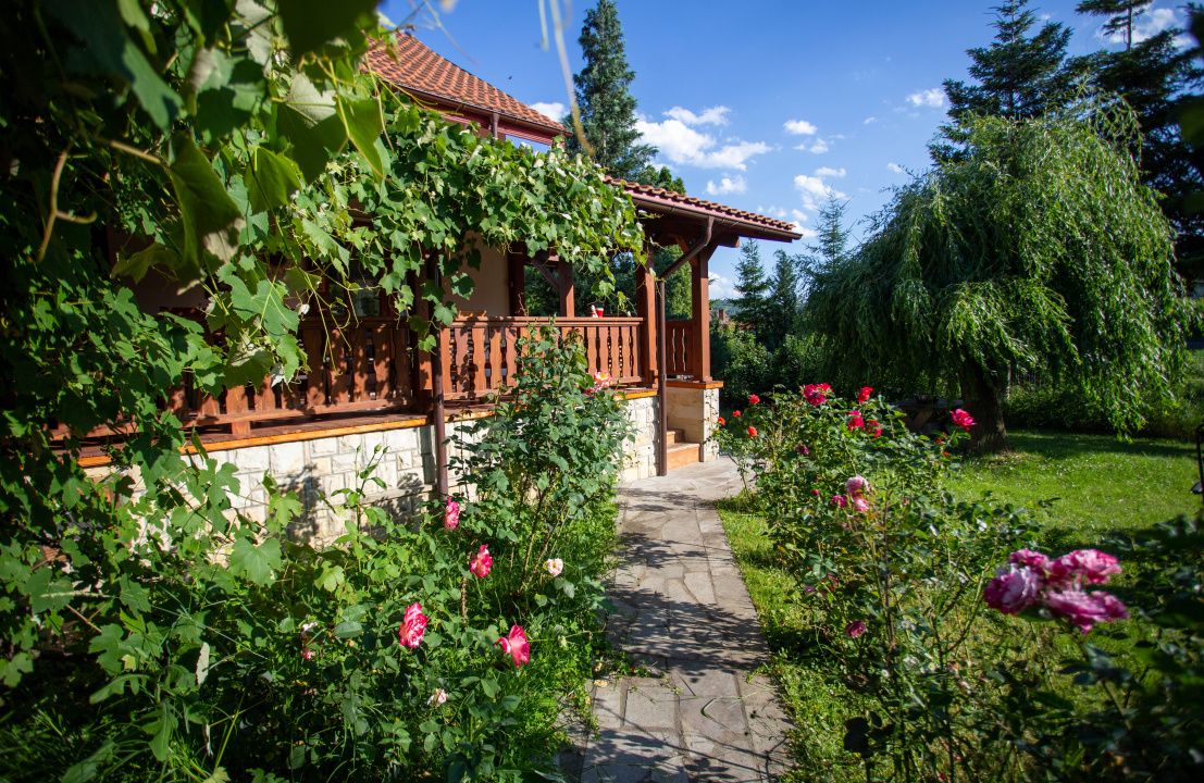 Casă cu 6 camere de vânzare în Comănești – fotografia 9 din 72