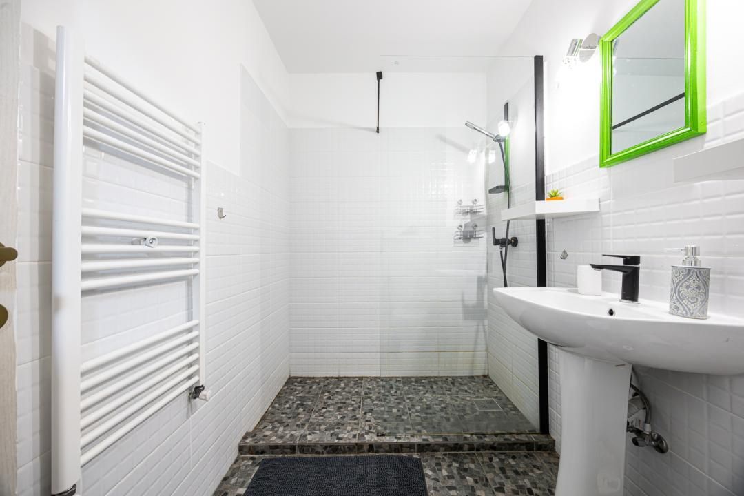 Casă cu 7 camere de vânzare în Central, Bran – fotografia 28 din 38