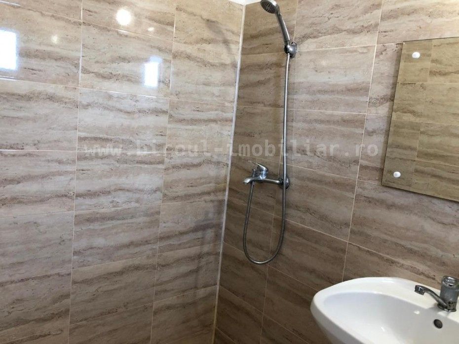 Hotel / pensiune cu 15 camere de vânzare în Est, Costinesti – fotografia 5 din 16