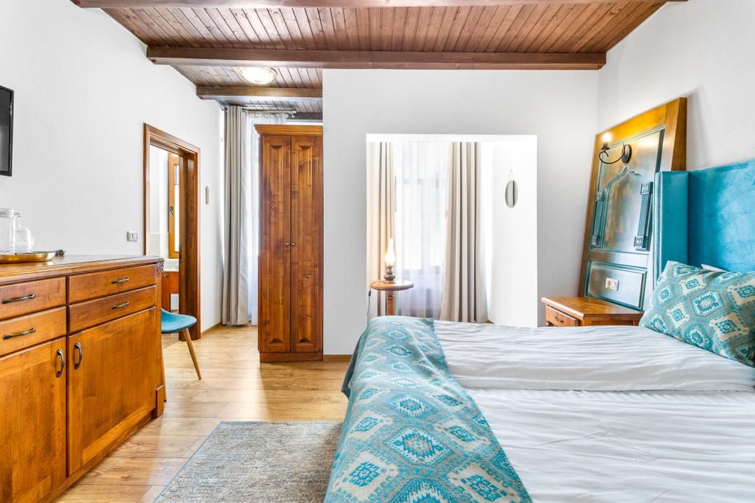 Hotel / pensiune cu 17 camere de vânzare în Sambata de Jos – fotografia 19 din 29
