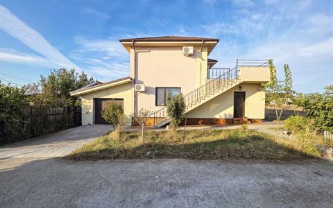Casă cu 6 camere de vânzare în Central, Corbu