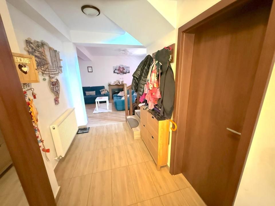 Casă cu 4 camere de vânzare în Central, Berceni – fotografia 8 din 44