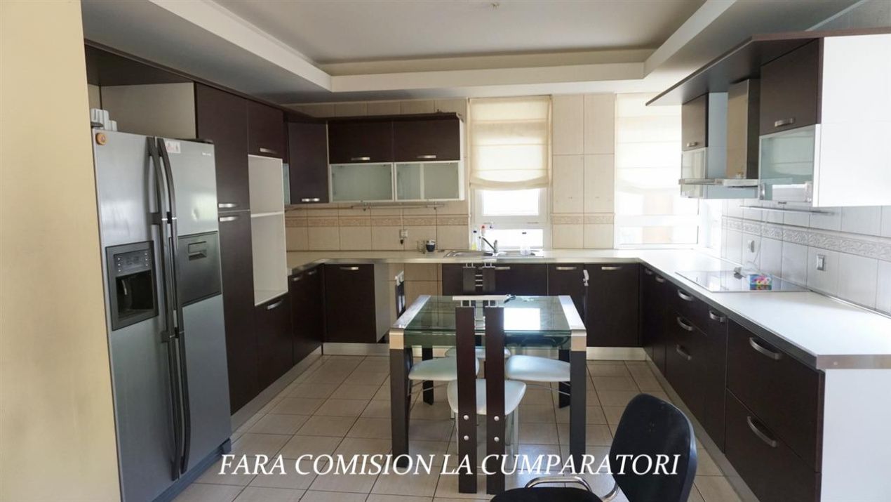 Casă cu 12 camere de vânzare în Călimănești – fotografia 9 din 37