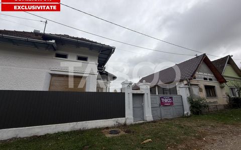Casă cu 8 camere de vânzare în Gura Vaii
