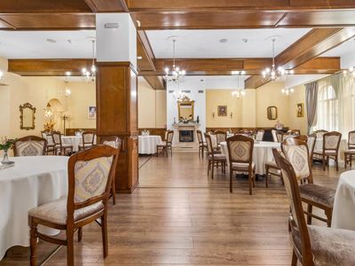 Hotel / pensiune cu 17 camere de vânzare în Sambata de Jos – fotografia 3 din 29