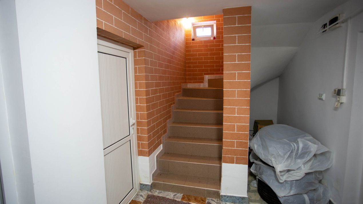 Casă cu 6 camere de vânzare în Comănești – fotografia 62 din 72