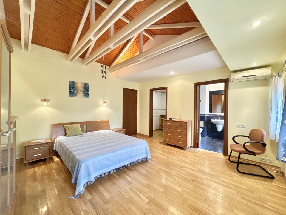 Proprietate cu 10 camere de vânzare în Central, Frumusani – fotografia 36 din 40