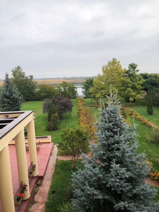 Casă cu 13 camere de vânzare în Exterior Est, Crevedia – fotografia 36 din 54