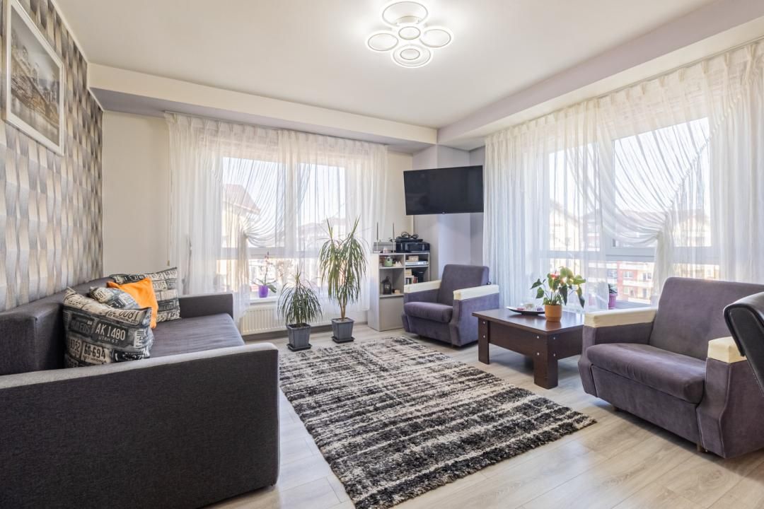 Apartament cu 3 camere de vânzare în Tractorul, Brașov – fotografia 2 din 17