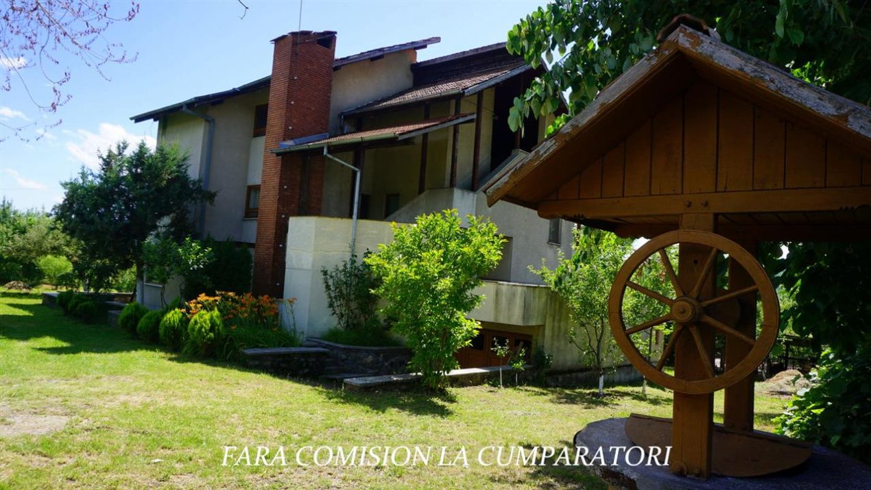 Casă cu 7 camere de vânzare în Daesti – fotografia 30 din 44