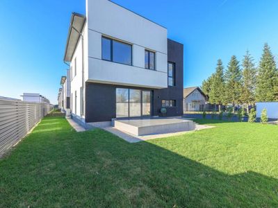 Casă cu 4 camere de vânzare în Central, Tunari – fotografia 3 din 9