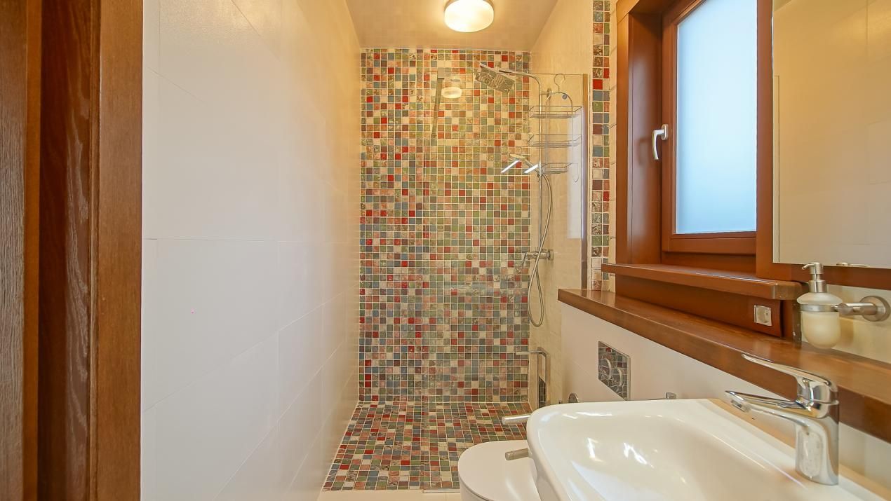 Casă cu 5 camere de vânzare în Exterior Nord, Brașov – fotografia 32 din 38