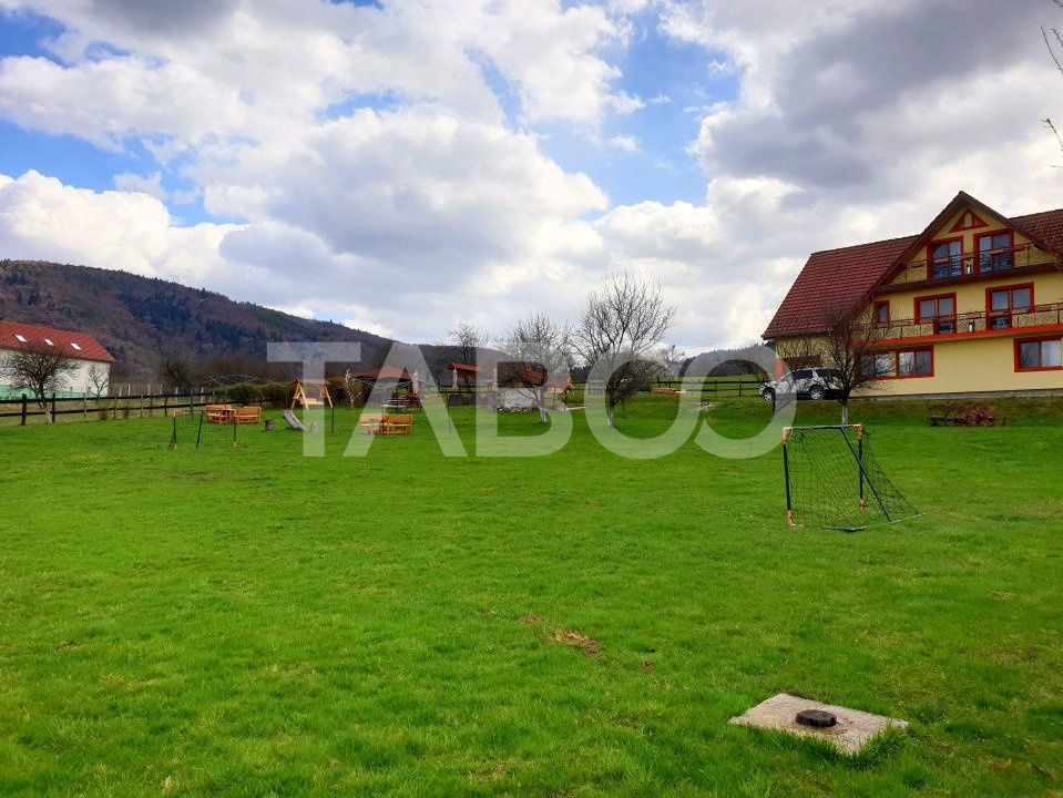 Casă cu 9 camere de vânzare în Fantanele – fotografia 17 din 18