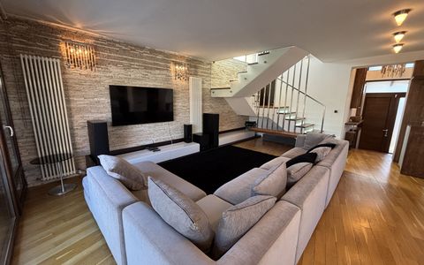 Casă cu 8 camere de vânzare în Colentina, București