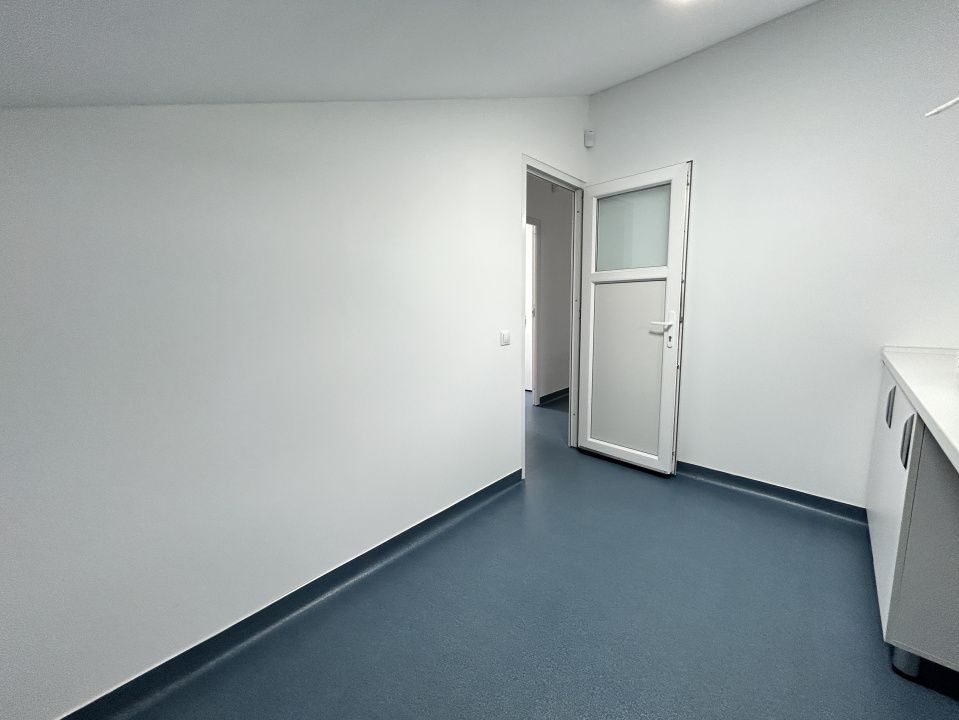 Spațiu comercial cu 16 camere de vânzare în Central, Corbeanca – fotografia 18 din 20
