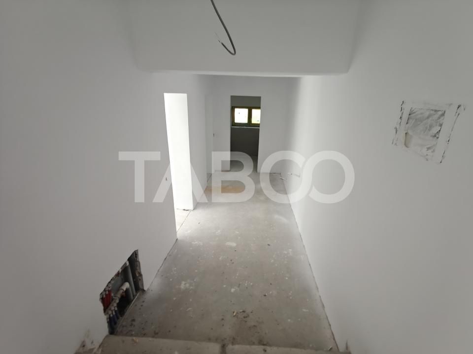 Casă cu 8 camere de vânzare în Cisnadioara – fotografia 25 din 29
