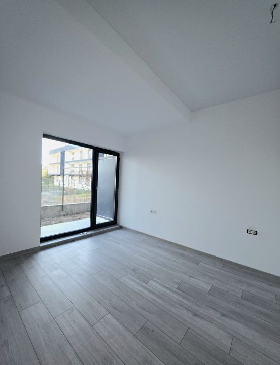 Apartament cu 2 camere de vânzare în Nord, Mamaia-Sat – fotografia 7 din 11