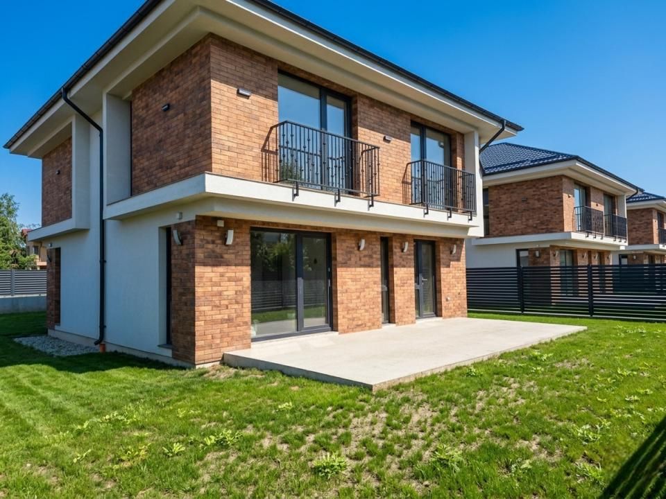 Casă cu 4 camere de vânzare în Otopeni – fotografia 3 din 15