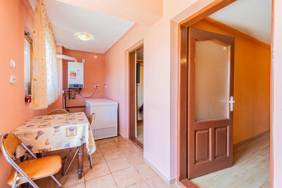 Casă cu 10 camere de vânzare în Râșnov – fotografia 23 din 35