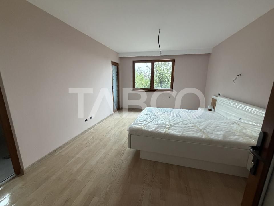 Casă cu 7 camere de vânzare în Berivoi – fotografia 6 din 29