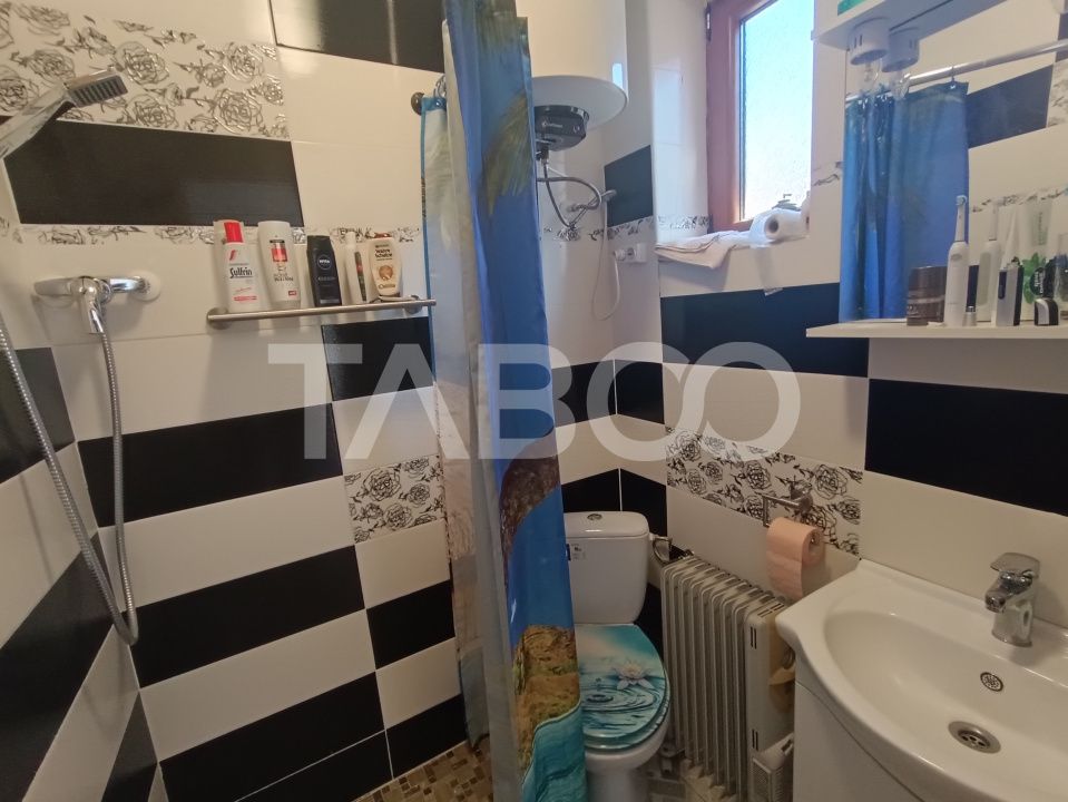 Casă cu 6 camere de vânzare în Nou – fotografia 12 din 27