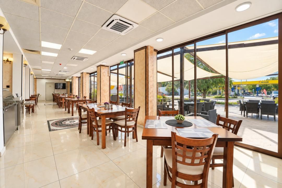Hotel / pensiune cu 24 camere de vânzare în Est, Giurgiu – fotografia 8 din 37