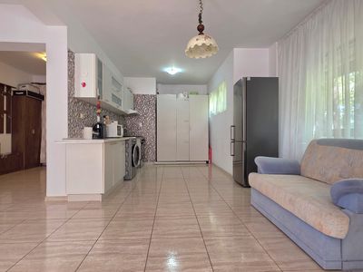 Casă cu 4 camere de vânzare în Lazu – fotografia 5 din 26