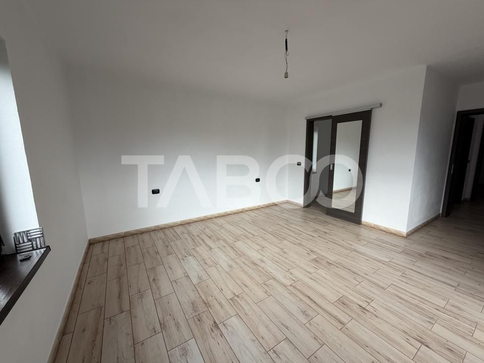 Casă cu 5 camere de vânzare în Sercaia – fotografia 12 din 18