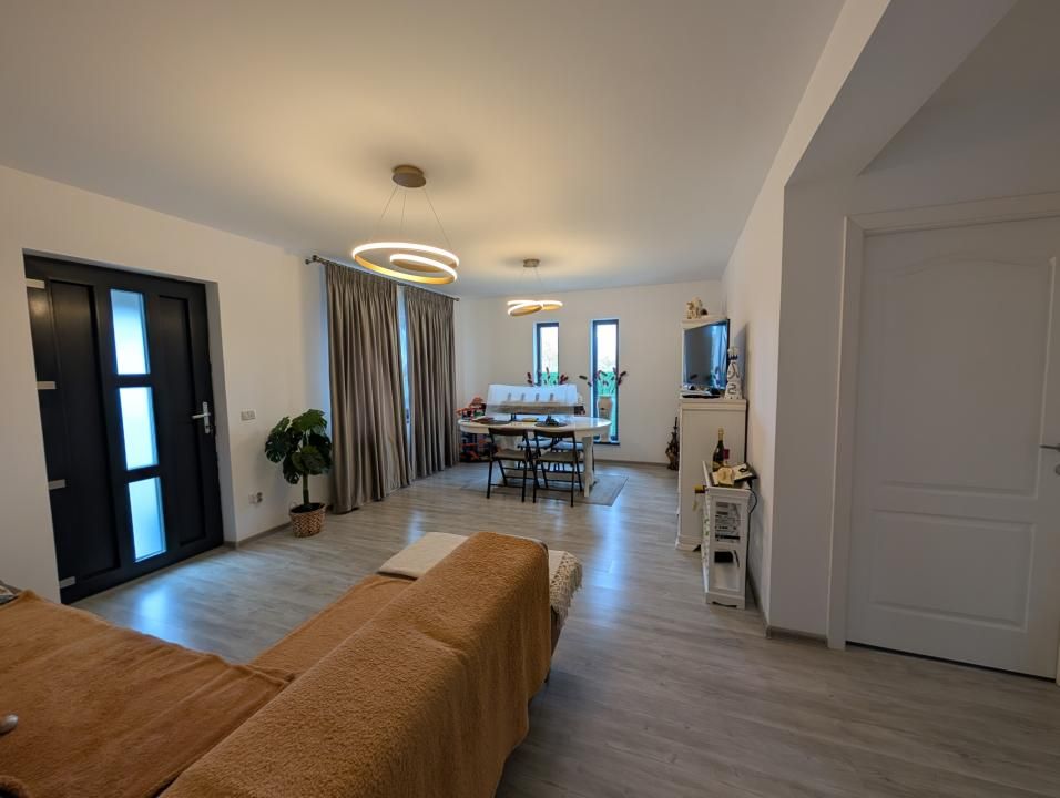 Casă cu 3 camere de vânzare în Central, Hemeius – fotografia 9 din 13