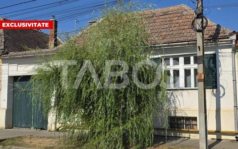 Casă cu 2 camere de vânzare în Petresti
