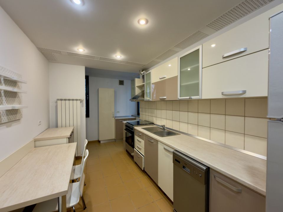 Apartament cu 5 camere de închiriat în Victoriei, București – fotografia 11 din 18