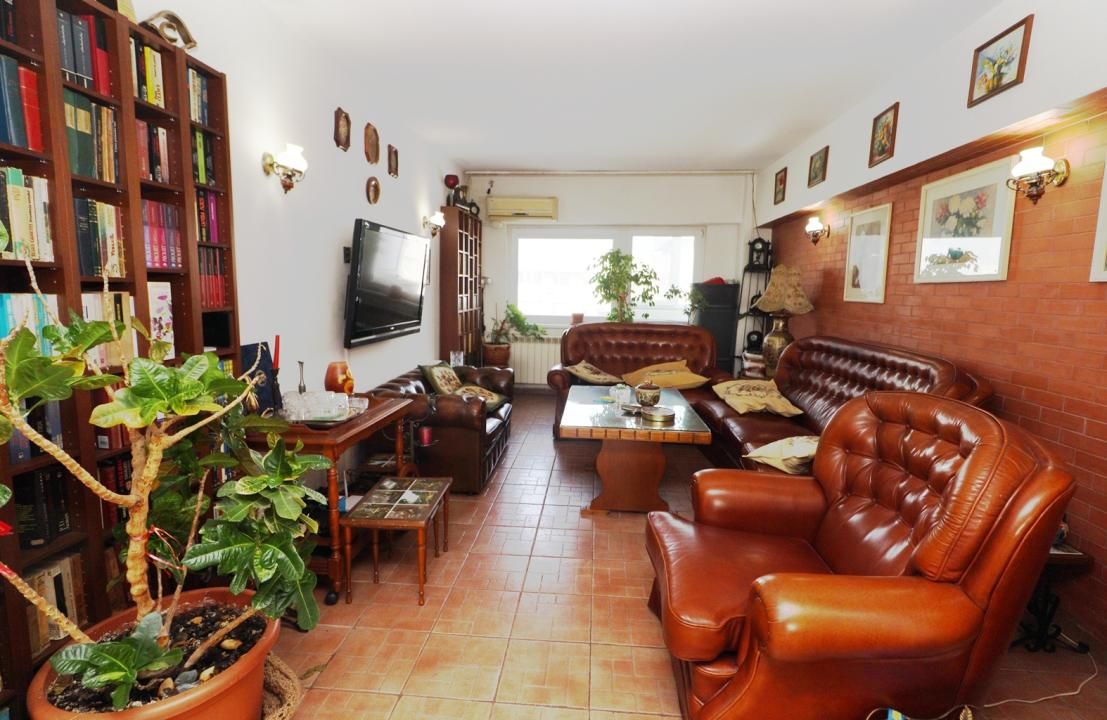 Apartament cu 4 camere de vânzare în 1 Mai, București – fotografia 1 din 19